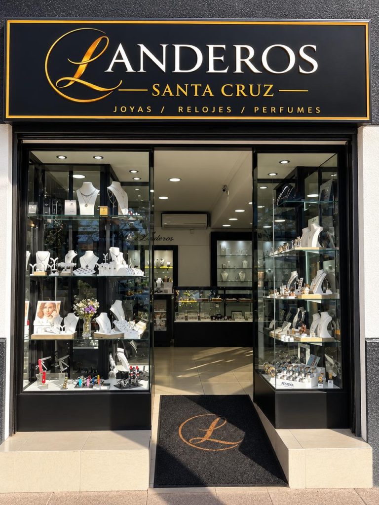 Local Landeros Santa CRuz